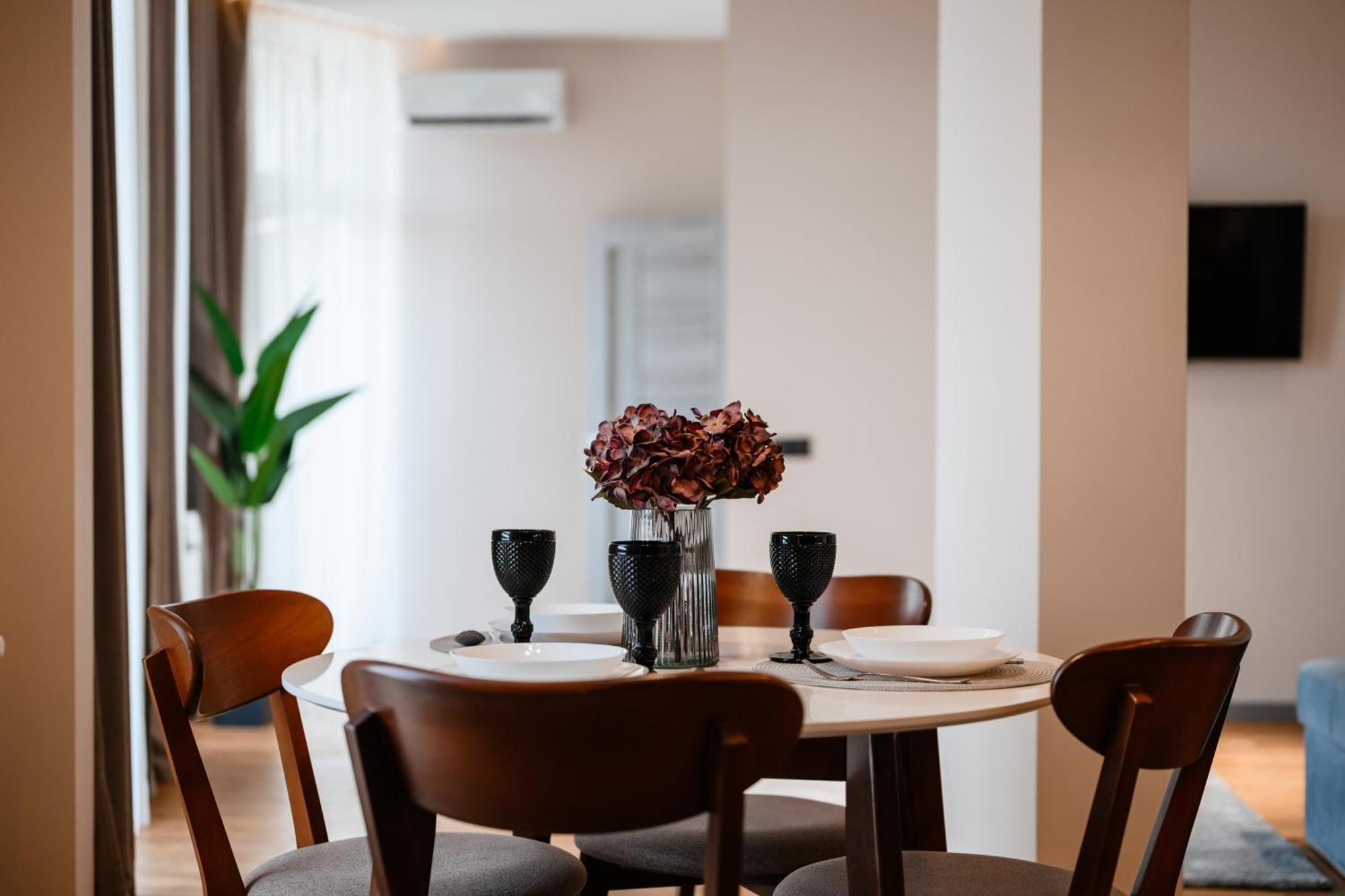 Luxury Apartments Smart House Użhorod Zewnętrze zdjęcie